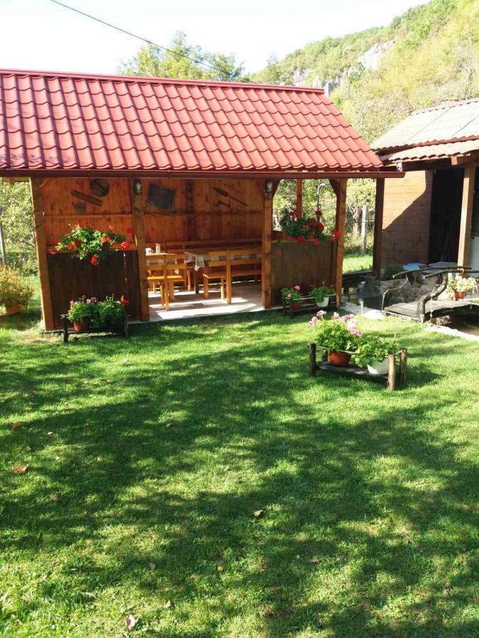 Villa Domacinstvo Ubovic Sipovo Exterior foto